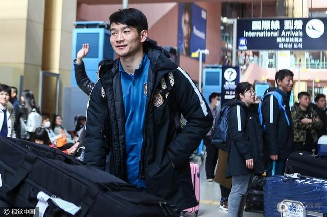 迪卡尼奥接着说：“我这么说并不是针对穆里尼奥、罗马俱乐部或其他任何球队。